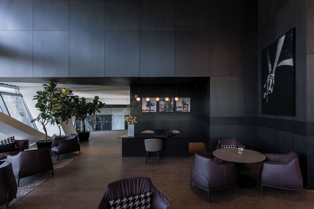 Alexander Hotel - Image 5