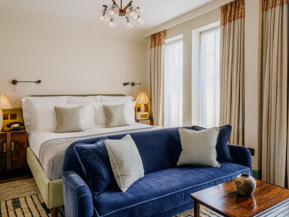 Redchurch Townhouse - Image 2