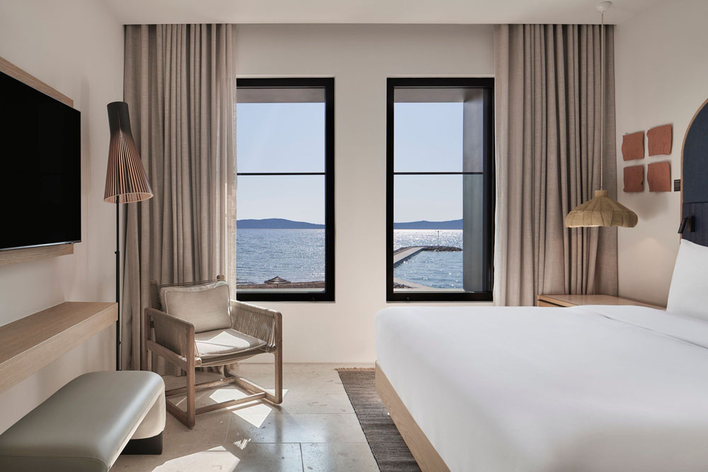 W Costa Navarino photo 4