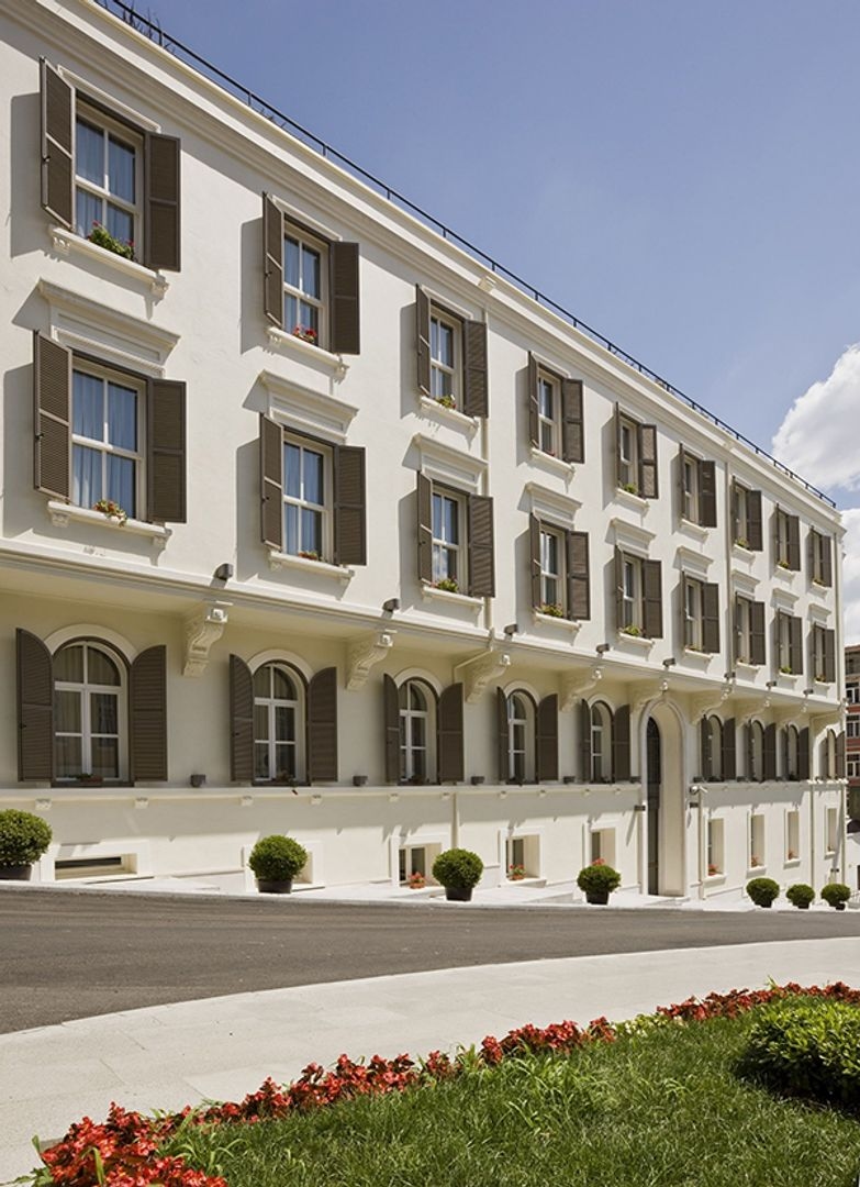 Tomtom Suites - Image 1