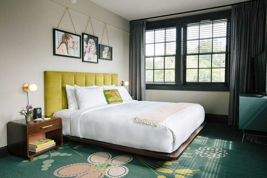 Hotel Clermont - Image 2