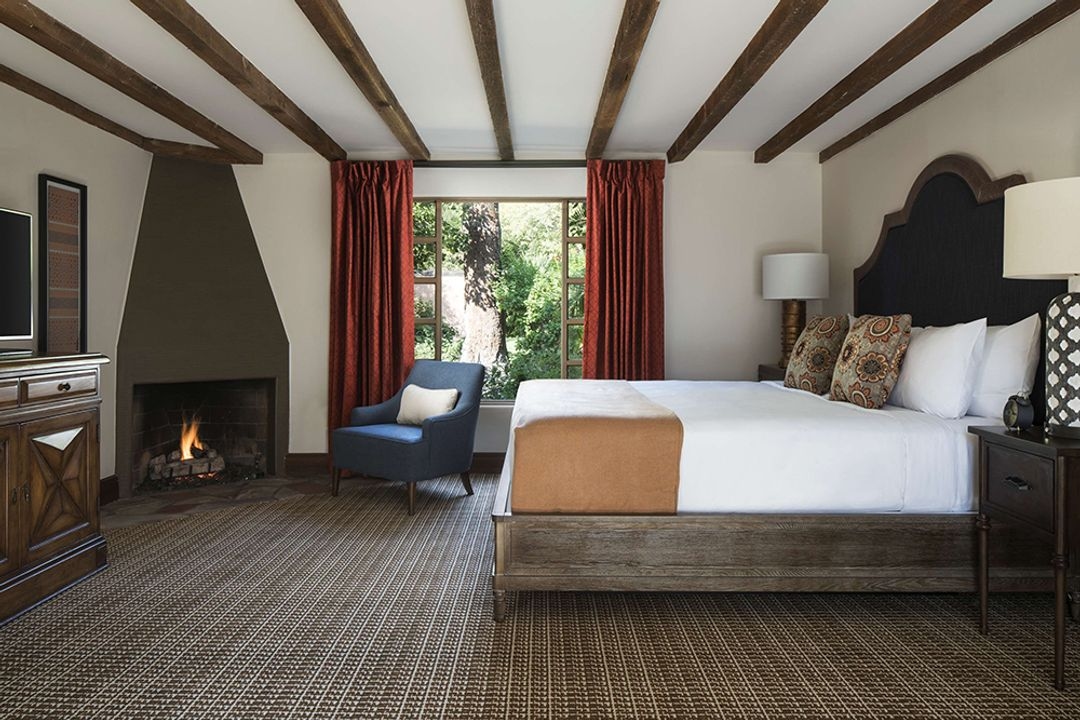 Royal Palms Resort and Spa - Image 2