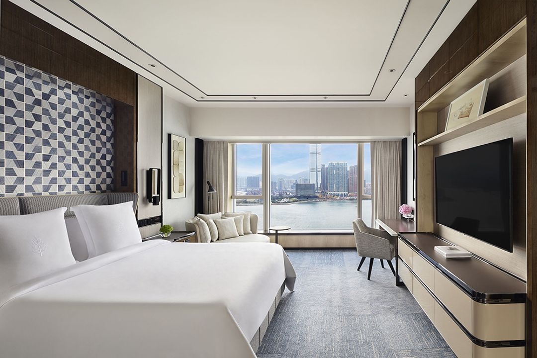 Four Seasons Hotel Hong Kong - Image 4