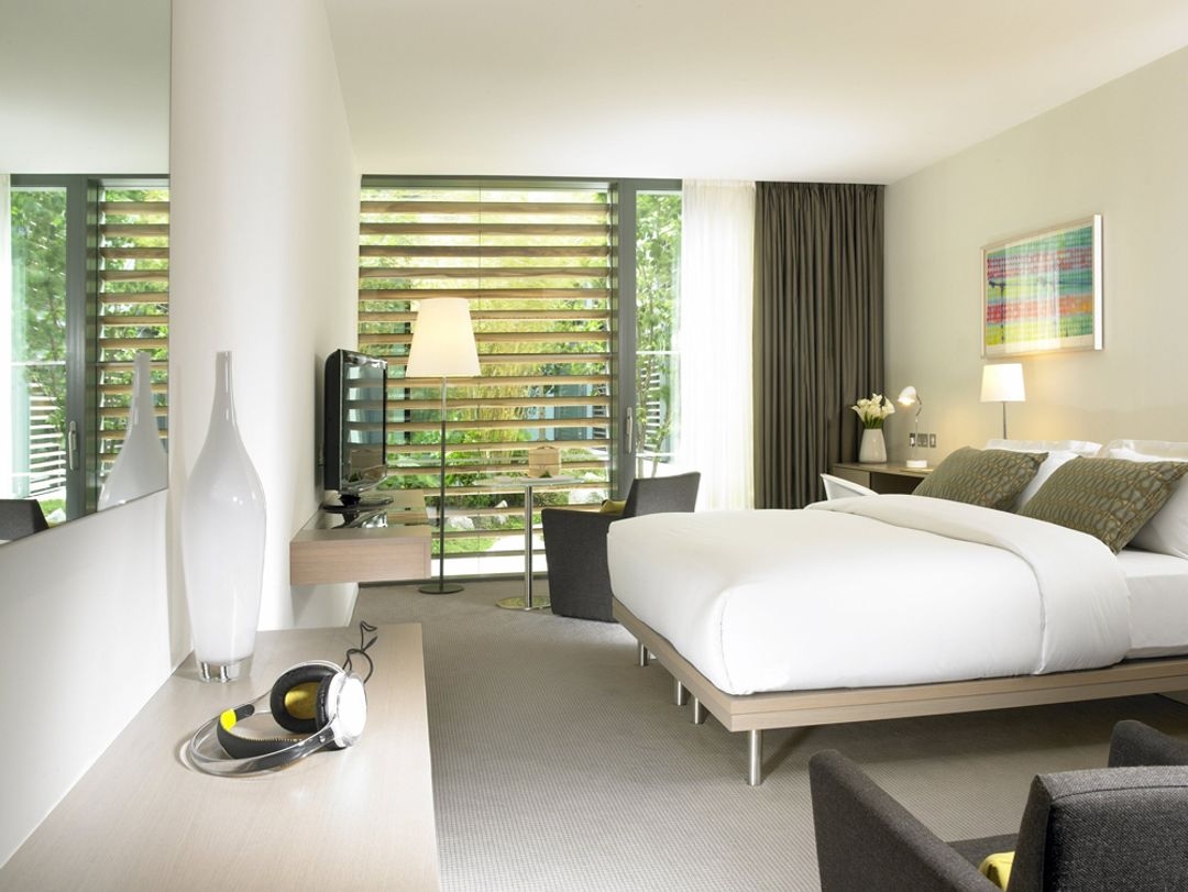 The Gibson - Image 4