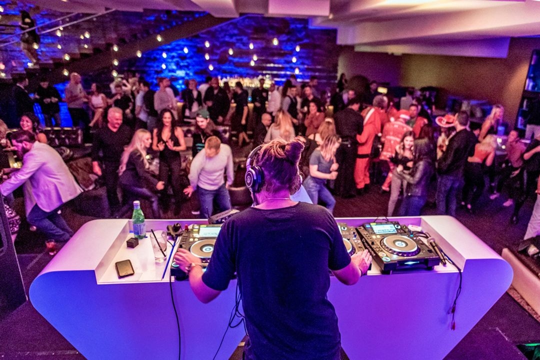 W Scottsdale - Image 5