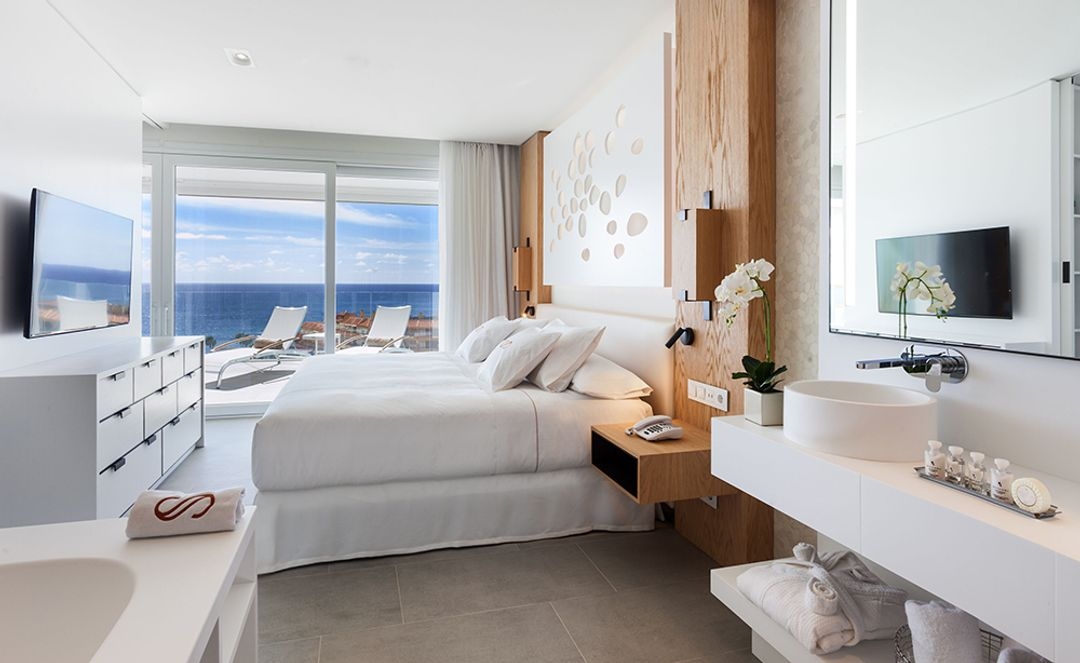 Royal Hideaway Corales Suites - Image 2