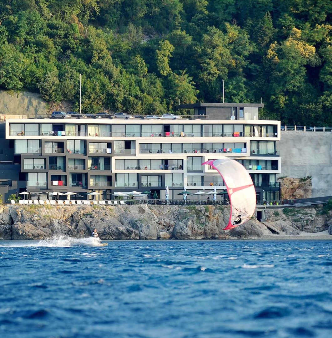 Hotel Navis - Main view