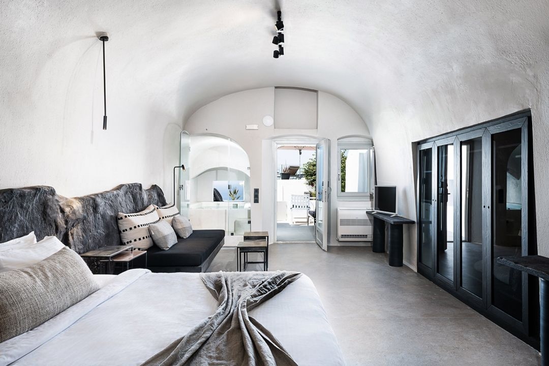 On The Rocks Santorini - Image 2