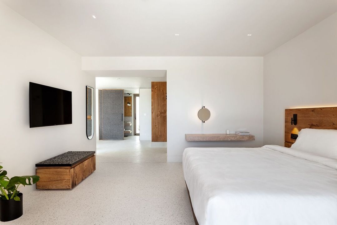 NOŪS Santorini - Image 4