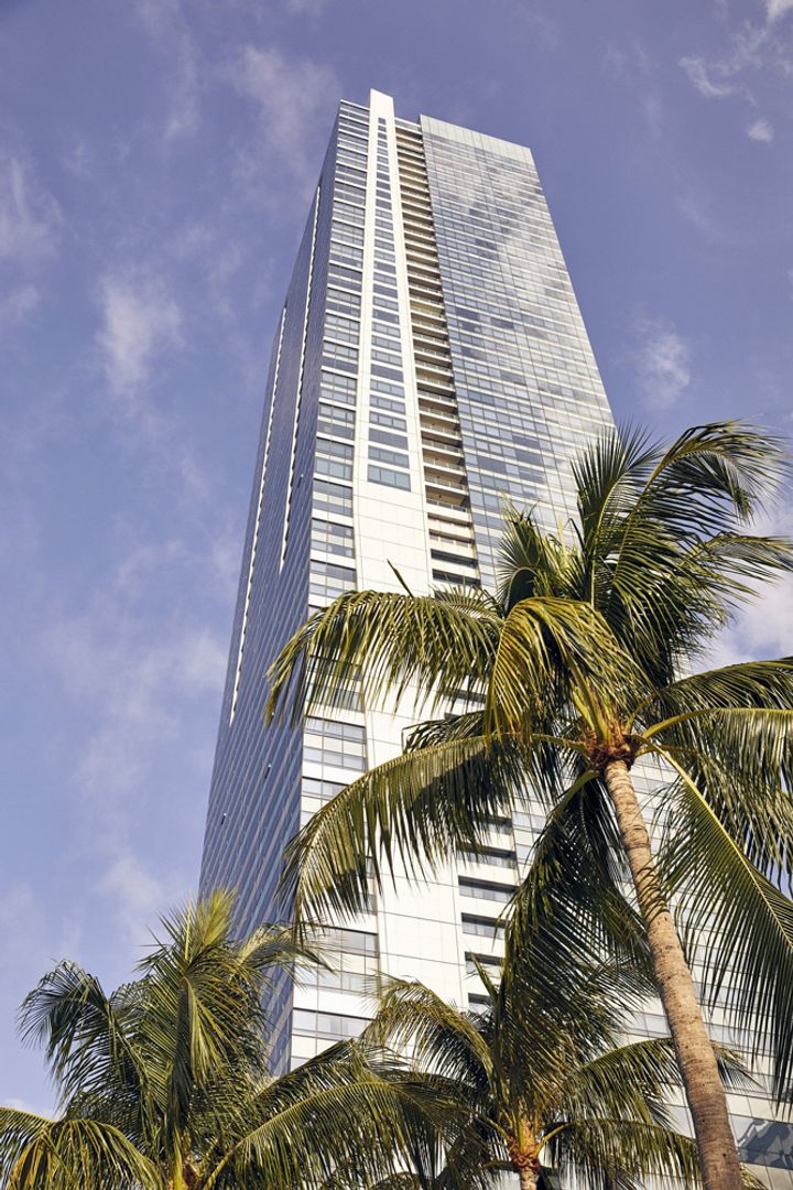 Four Seasons Hotel Miami - Image 1