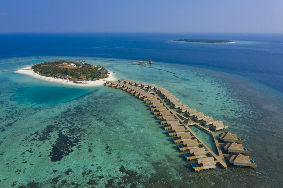 Emerald Faarufushi Resort & Spa - Image 1