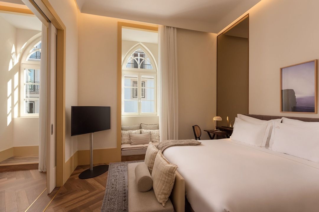 The Ivens, Autograph Collection - View 4