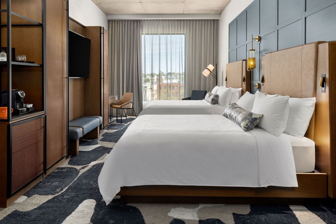 The Trade, Autograph Collection - View 4